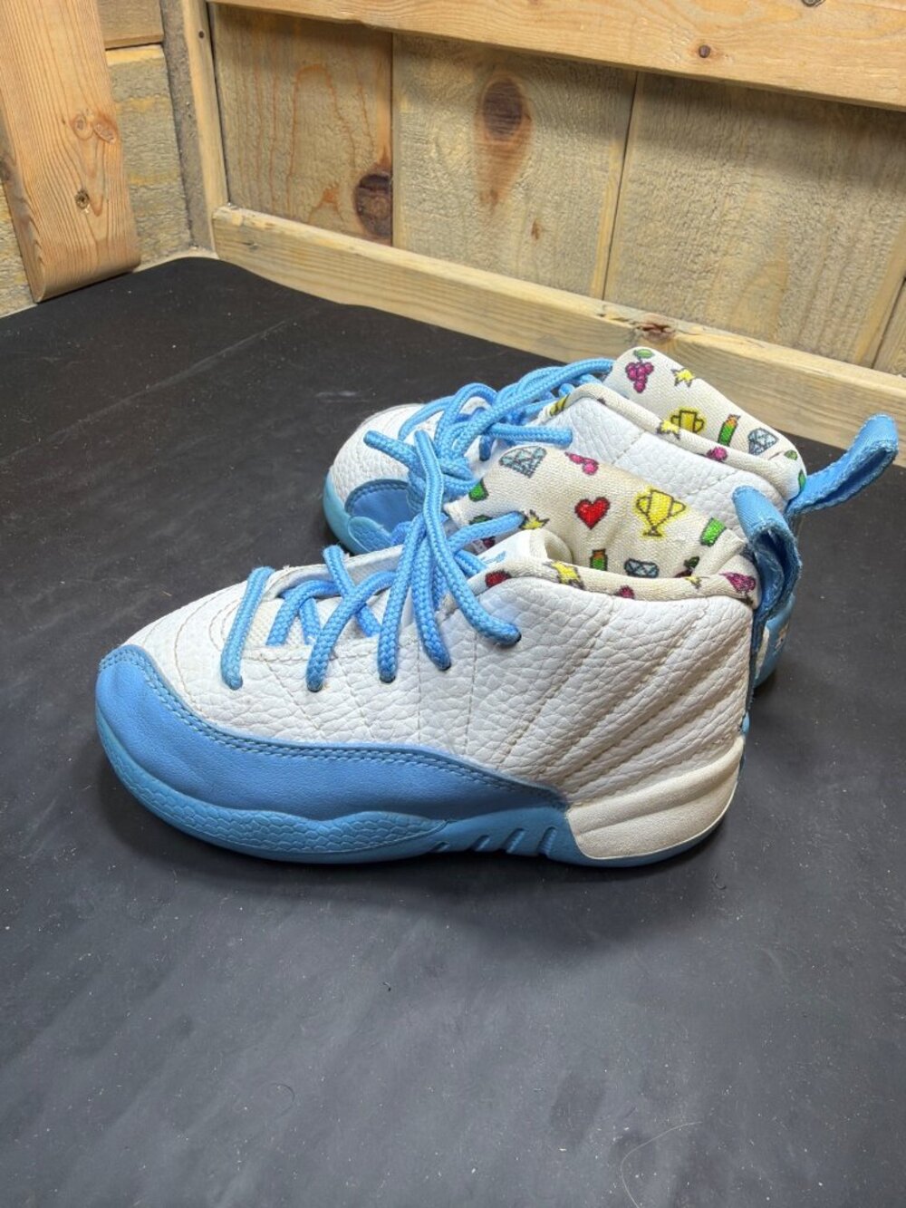Nike Air Jordan 12 Retro Emoji White Blue Toddler Shoes 7C DQ4367-114 - Picture 4 of 8